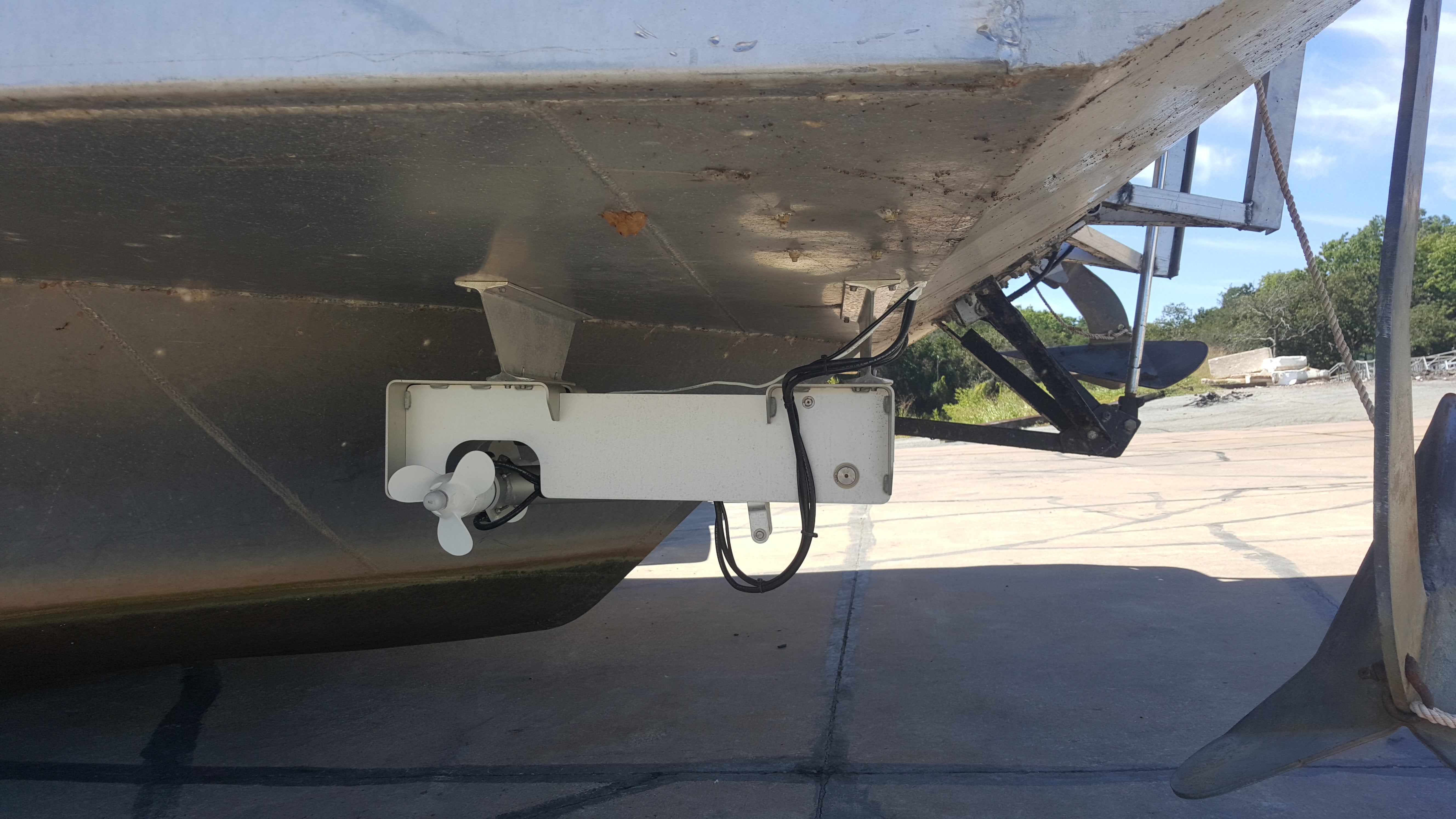 HB340 Retractable Houseboat Thruster
